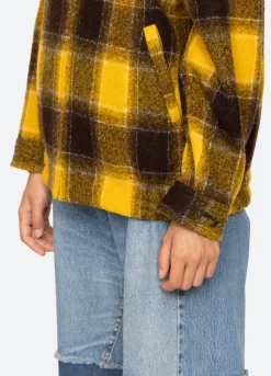 Outerwear><noscript><img width=