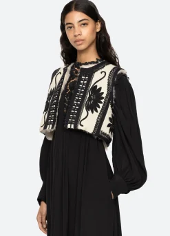 Outerwear><noscript><img width=