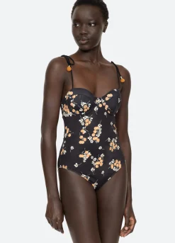 Swimwear><noscript><img width=