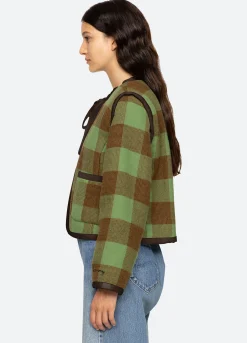 Outerwear><noscript><img width=