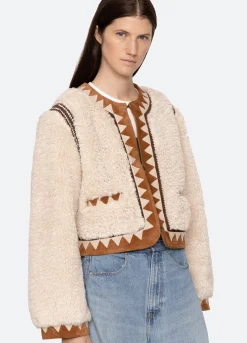 Outerwear><noscript><img width=