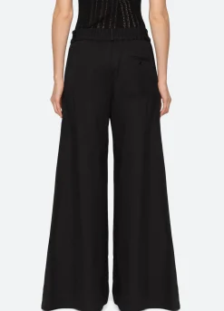 Bottoms><noscript><img width=