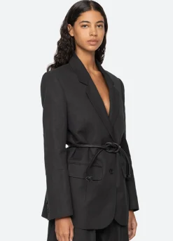 Outerwear><noscript><img width=