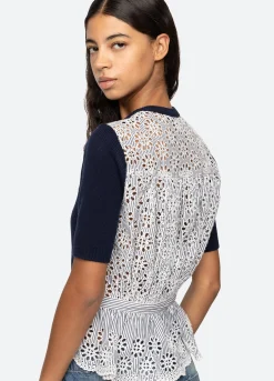 Sweaters|Tops><noscript><img width=