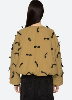 Outerwear><noscript><img width=