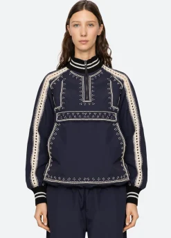 Outerwear><noscript><img width=