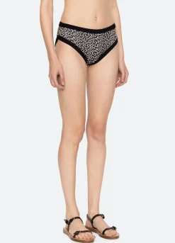 Swimwear><noscript><img width=