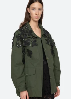 Outerwear><noscript><img width=