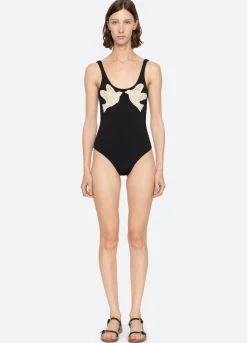 Swimwear><noscript><img width=