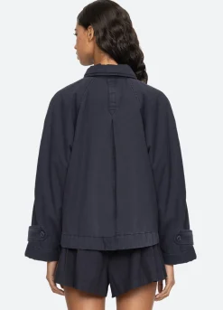 Outerwear><noscript><img width=